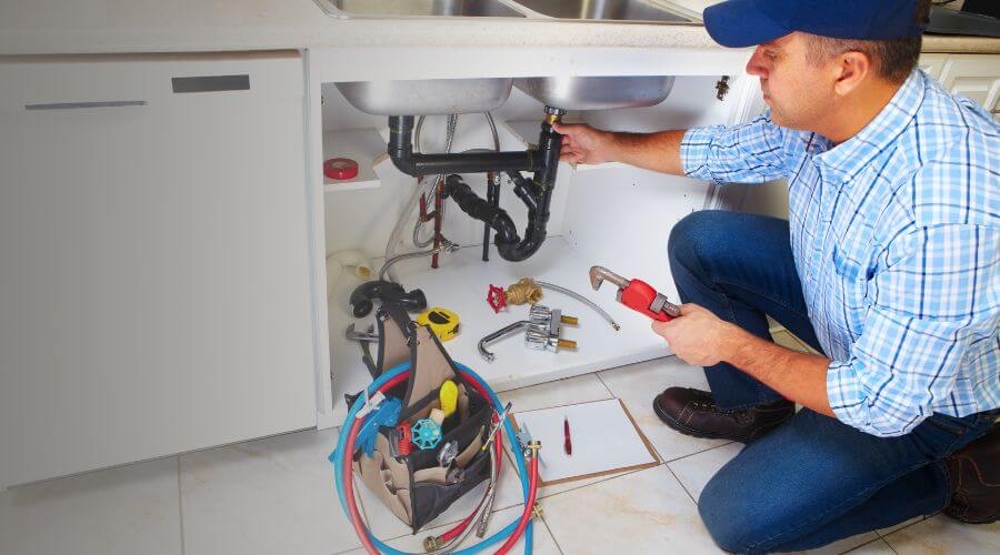 Local water heater installation in Clay City, IL